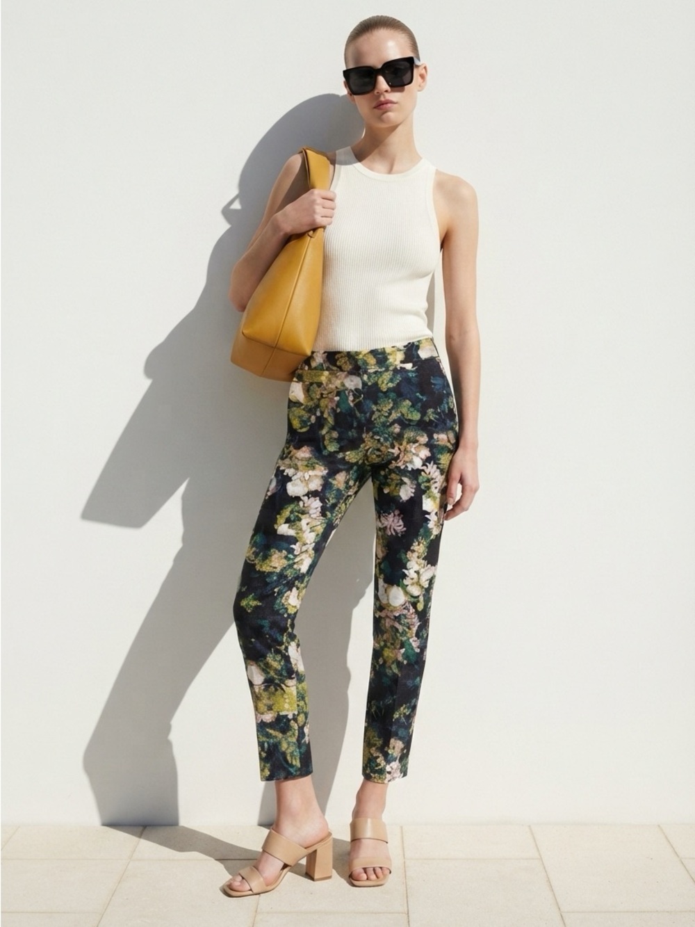 NWOT Pixelated Floral Printe Stretch Ankle Pants